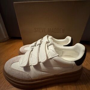 Steve Madden White and Brown Sneakers for women